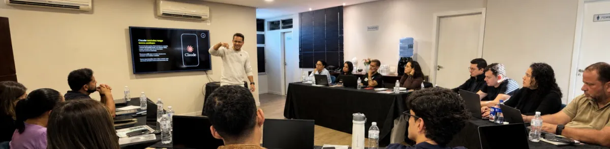 João Paulo Pereira conduzindo a turma presencial